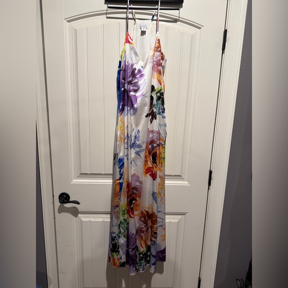 Nicole Miller Floral Maxi Dress 8 flowy boho satin pockets